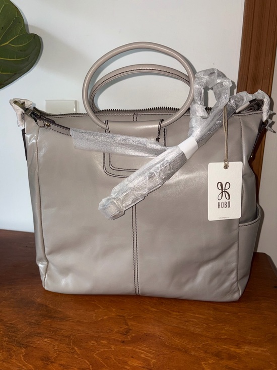 HOBO Handbags - HOBO Sheila Women's Leather Tote Bag